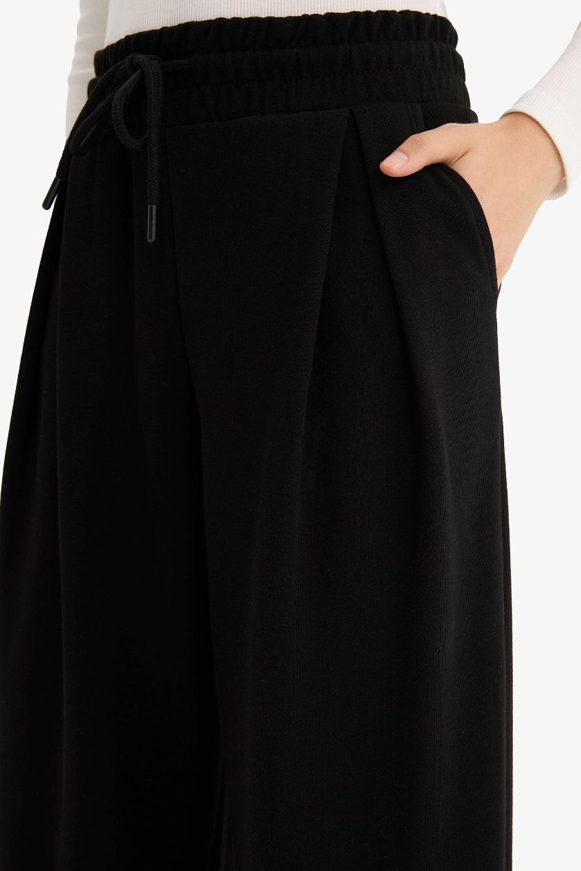 Kadın Siyah Barrel Fit Kalın Kumaş Pantolon