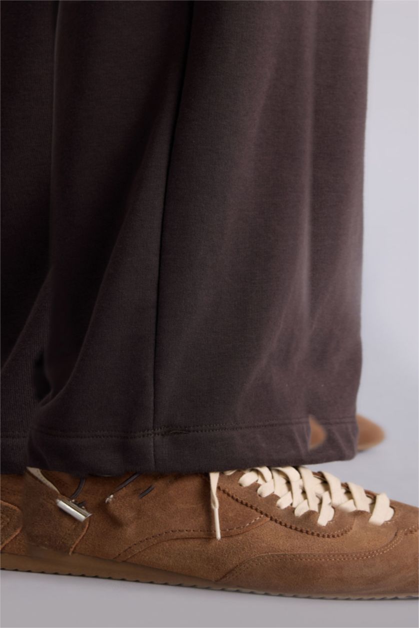 نساء بني بنطرون باريل فيت برجل عادي