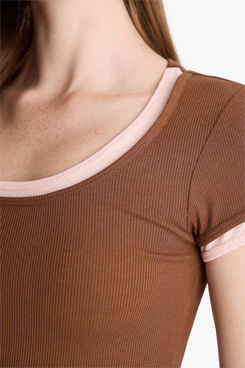 Woman Brown تيشيرت نص ردن مضلع وباخة U