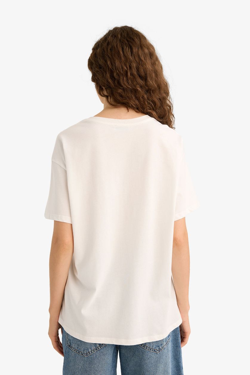 Woman White Oversize Fit Crew Neck Printed T-Shirt