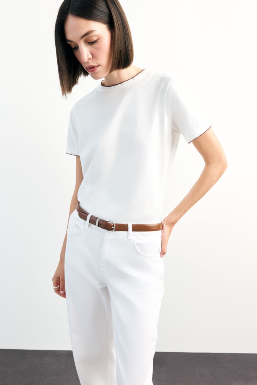 Woman White Short Sleeve T-Shirt