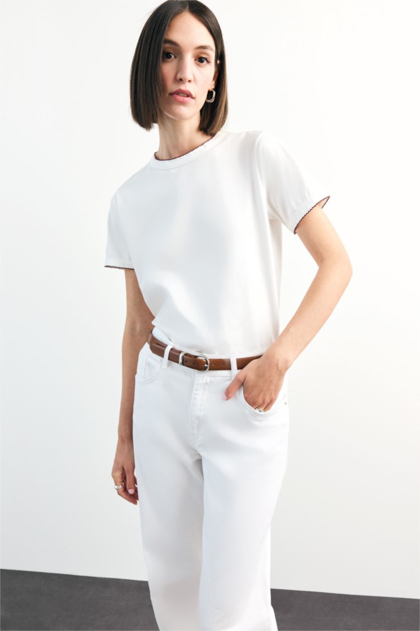 Woman White Short Sleeve T-Shirt