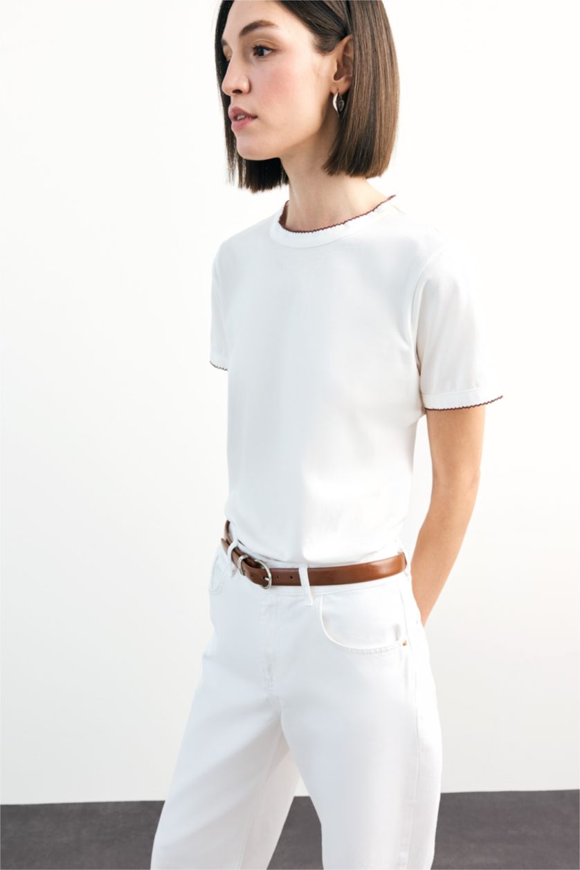 Woman White Short Sleeve T-Shirt