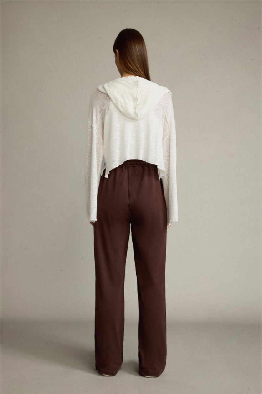 نساء بني بنطرون طويل بثلاثة جيوب