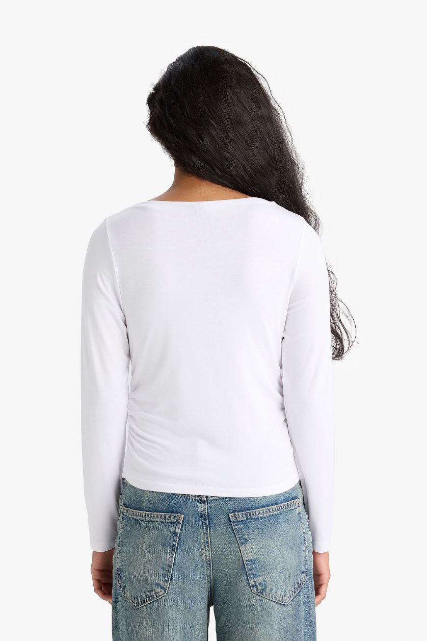 Kadın Beyaz Slım Fıt Kayık Yaka Uzun Kollu Tişört