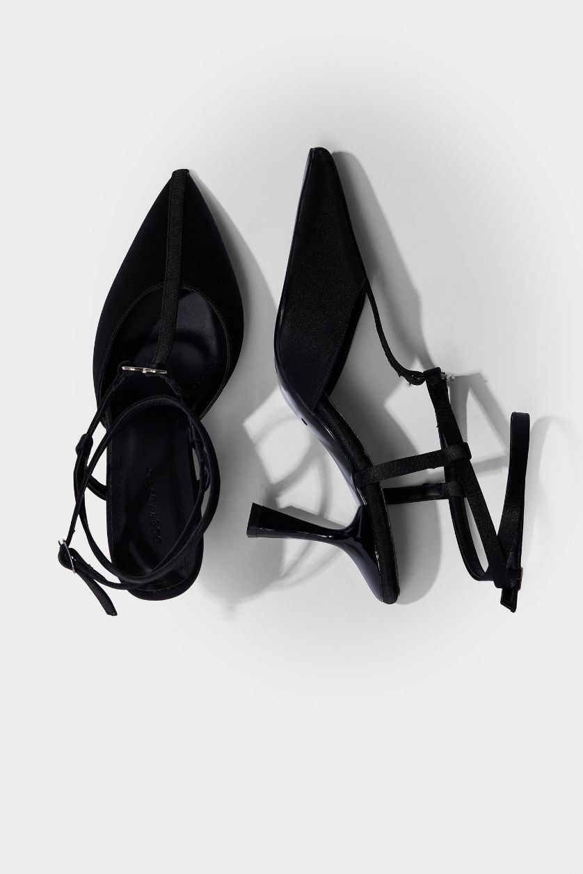 Kadın Siyah DCEY x DeFacto Kadın Kalp Detaylı Topuklu Ayakkabı