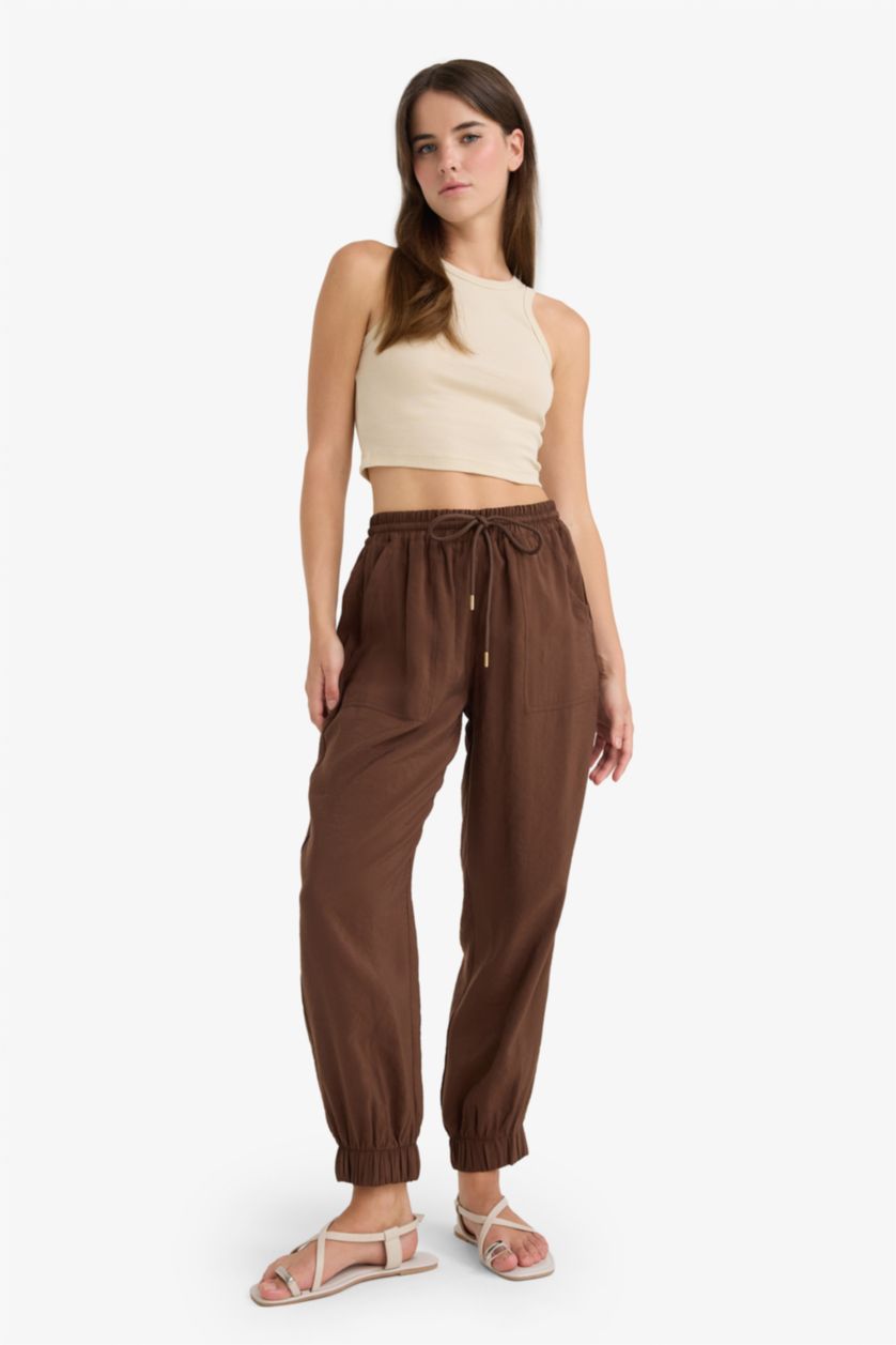 حريمي بني فاتح بنطلون بيبرباج برجل عادي مفصل بجيب