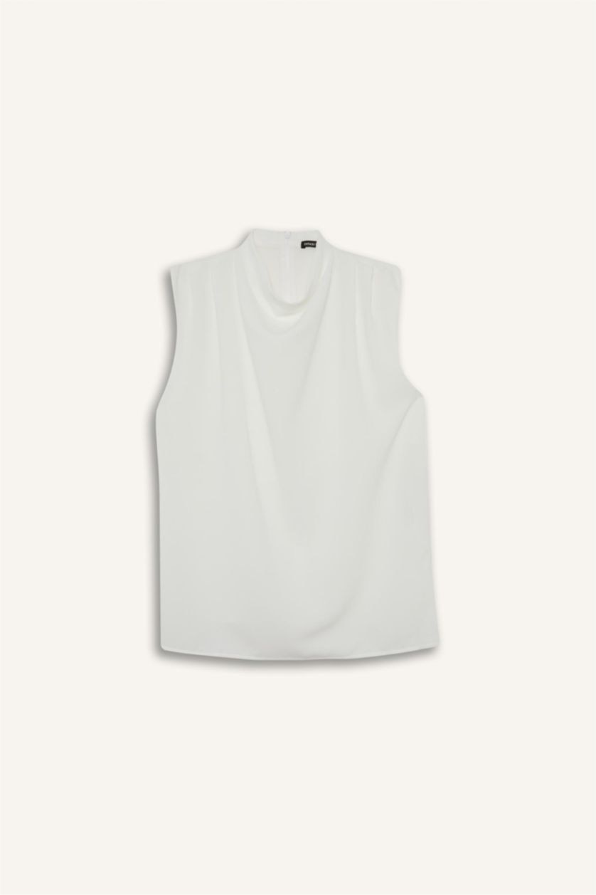 Kadın Kırık Beyaz Regular Fıt Balıkçı Yaka Krep Kolsuz Bluz