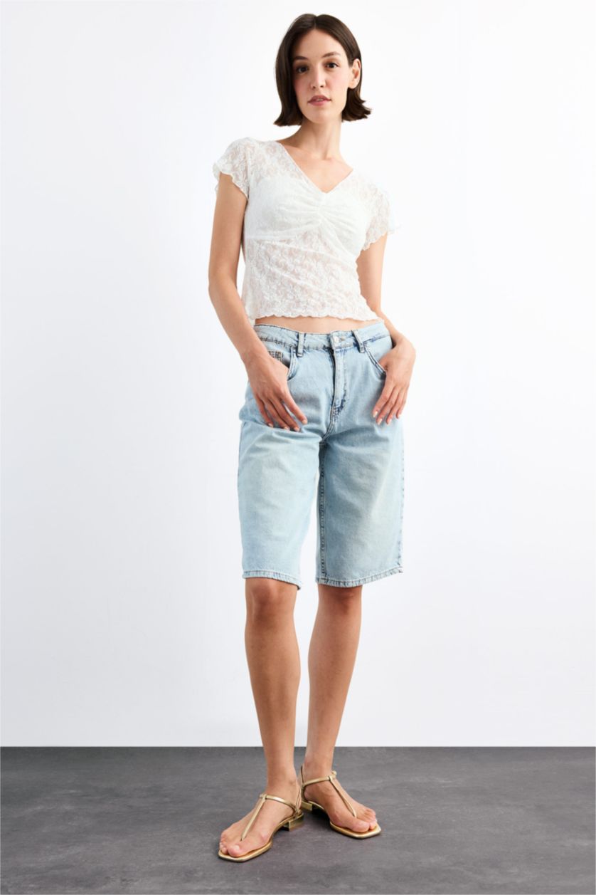 Kadın Beyaz Fitted V Yaka Dantel Kısa Kollu Tişört