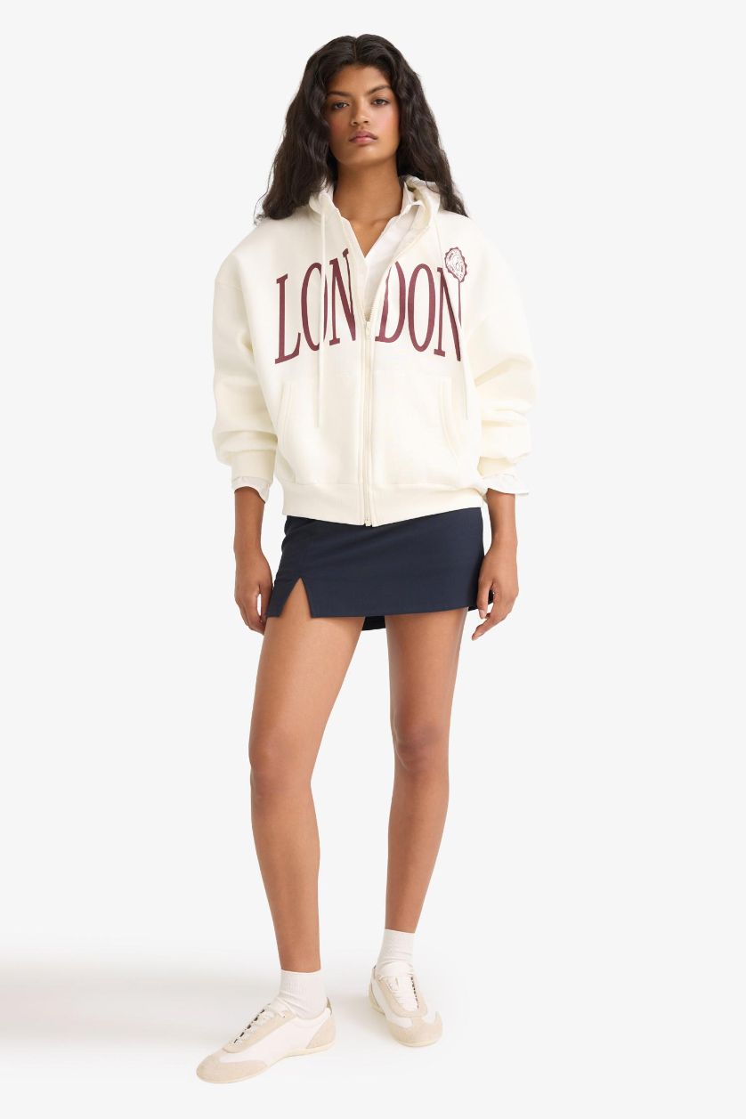 Kadın Açık Taş Oversize Geniş Kalıp Kapüşonlu Baskılı Fermuarlı Sweatshirt