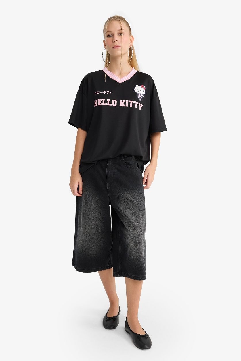Kadın Siyah Hello Kitty Oversize Geniş Kalıp V Yaka Sırt Baskılı Kısa Kollu Tişört