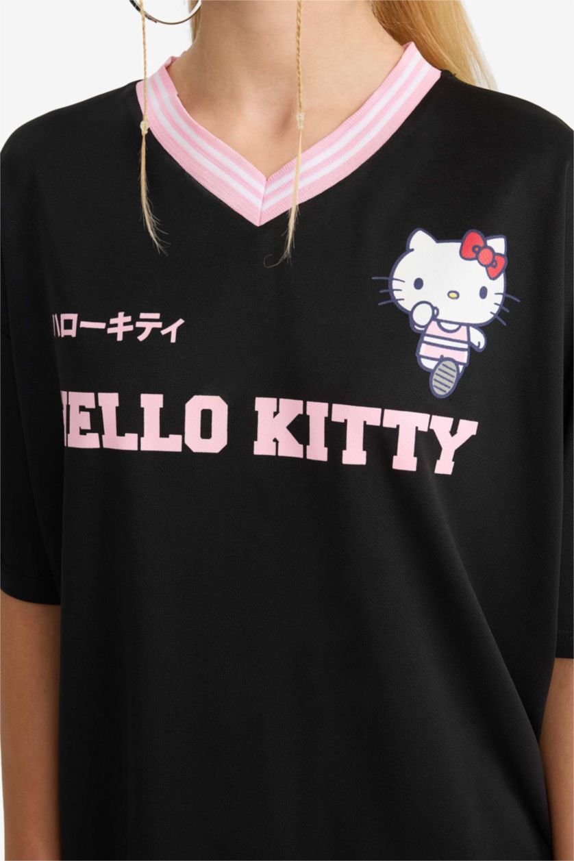 Kadın Siyah Hello Kitty Oversize Geniş Kalıp V Yaka Sırt Baskılı Kısa Kollu Tişört