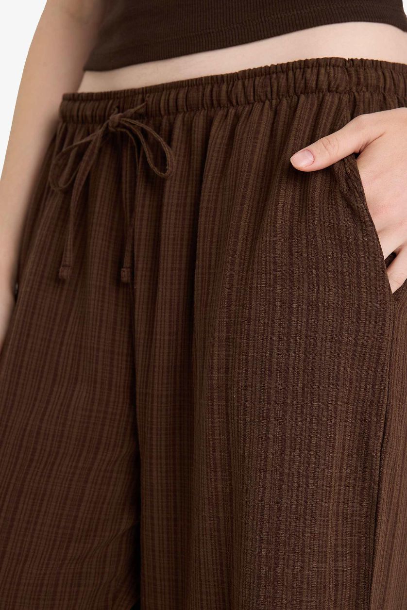 Kadın Kahve Barrel Fıt Çift Cepli Normal Bel Standart Boy Pantolon