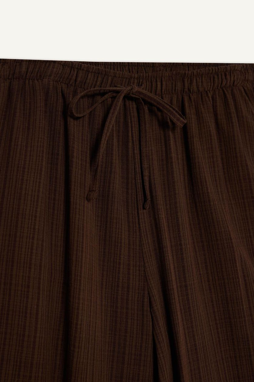 Kadın Kahve Barrel Fıt Çift Cepli Normal Bel Standart Boy Pantolon