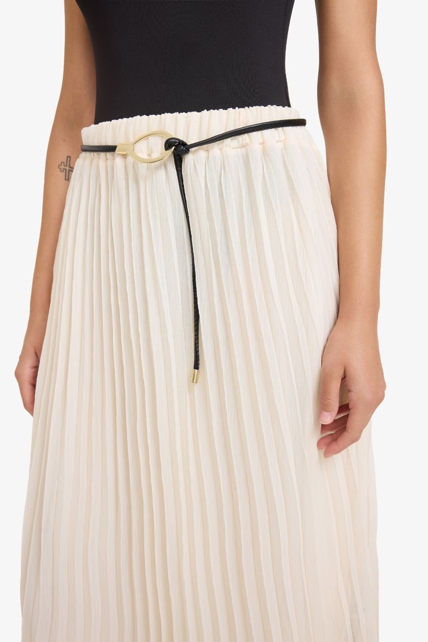 حريمي بيج فاتح جيبة ميدي شيفون قصة عادية بخصر عالي