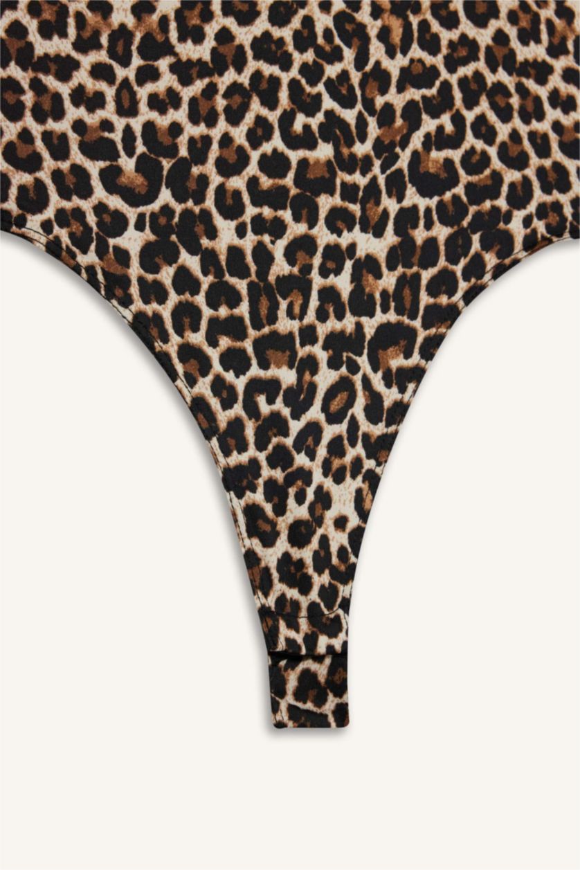 WOMAN Sand Square Neck Bodysuit