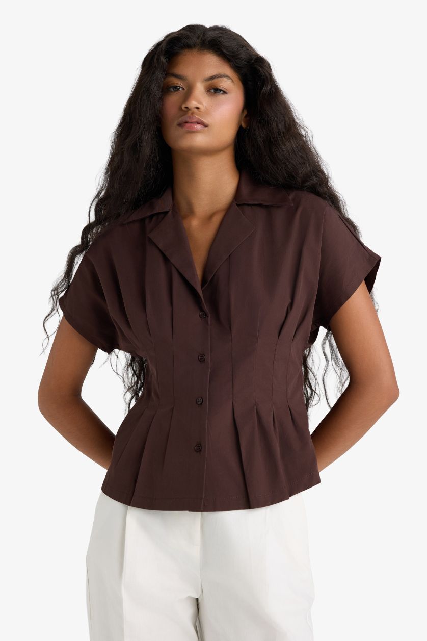 Woman Brown Slim Fit Jacket Collar Poplin Short Sleeve Shirt