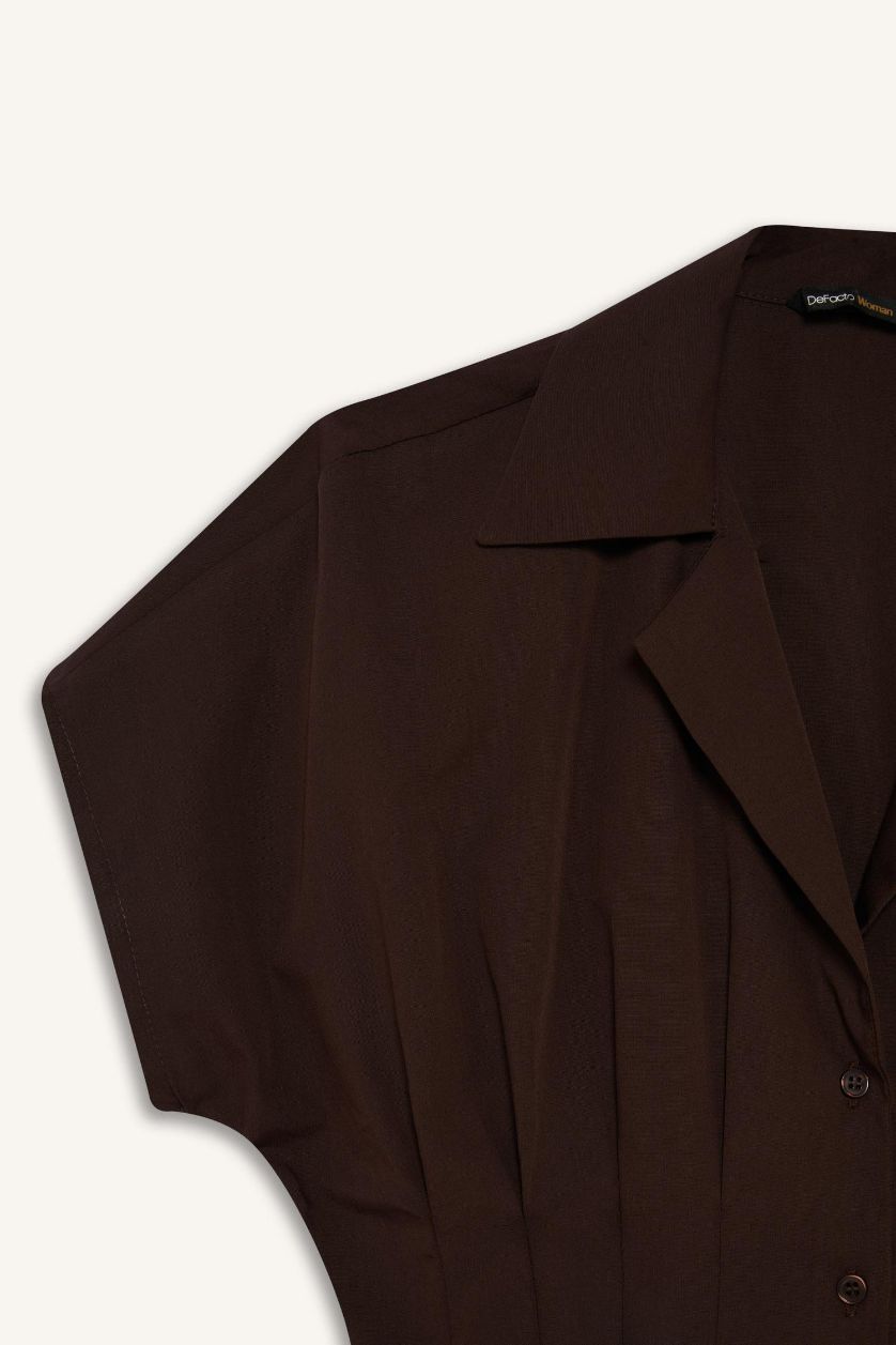 Woman Brown Slim Fit Jacket Collar Poplin Short Sleeve Shirt