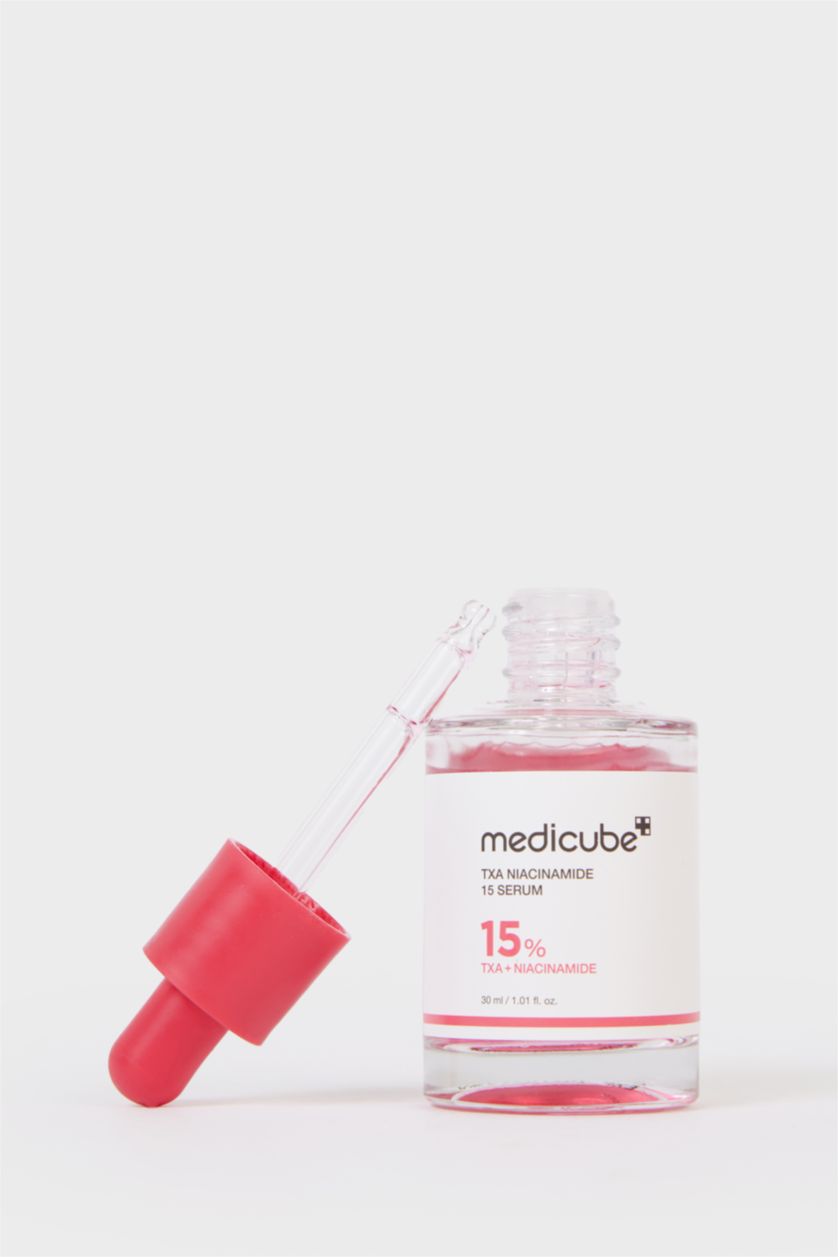 Kadın Kırmızı Medicube TXA Niacinamide 15 Serum 30ml – Leke Karşıtı & Cilt Tonu Dengeleyici Serum