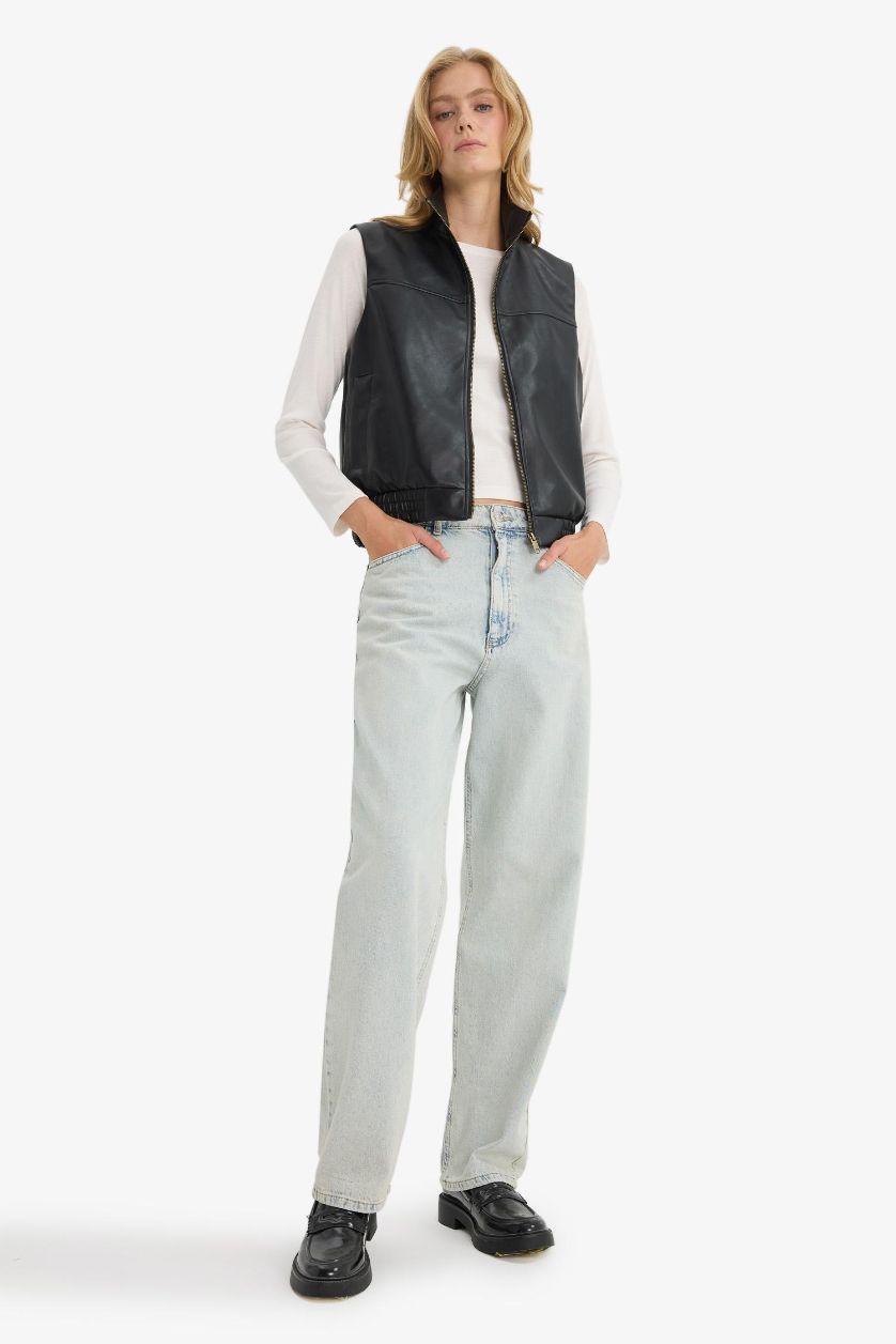 Kadın Siyah Regular Fıt Dik Yaka Suni Deri Yelek