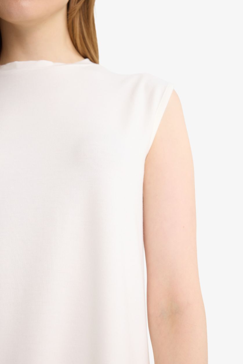 Kadın Ekru Regular Fit Bisiklet Yaka Dantel Detaylı Kolsuz Tunik