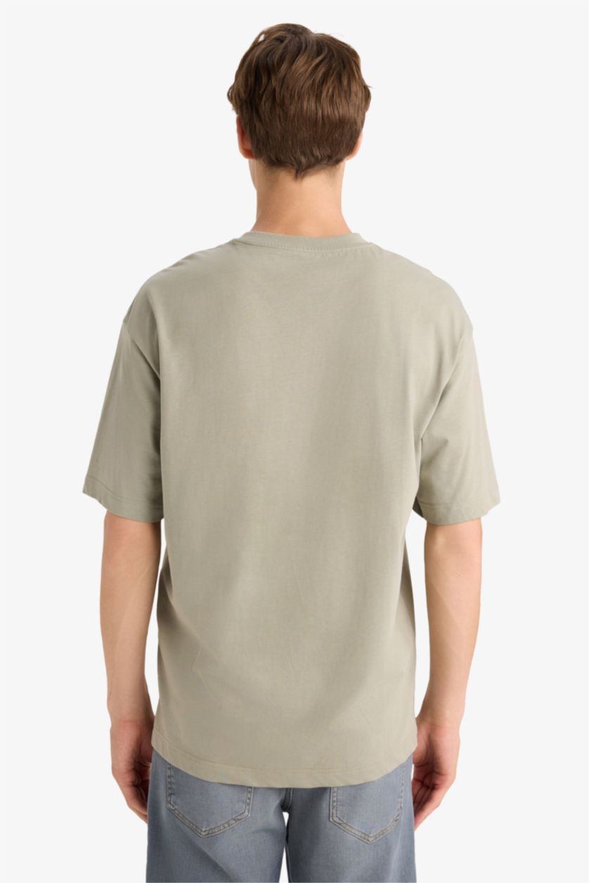 رجال كاكي فاتح تيشيرت نص ردن أوفر سايز بياخة مستديرة