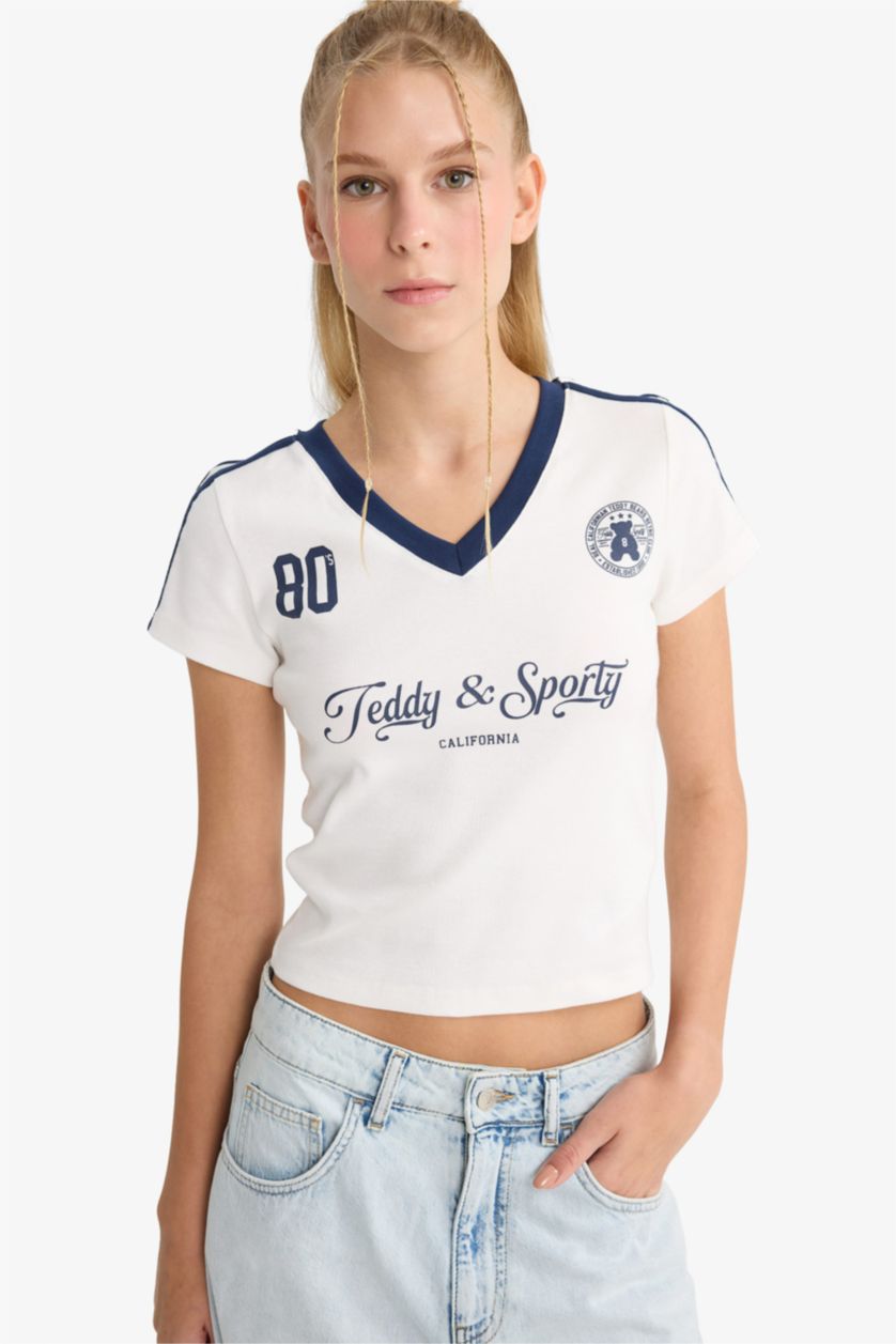 Woman White تيشيرت سليم فيت مخصر بطبعة حروف