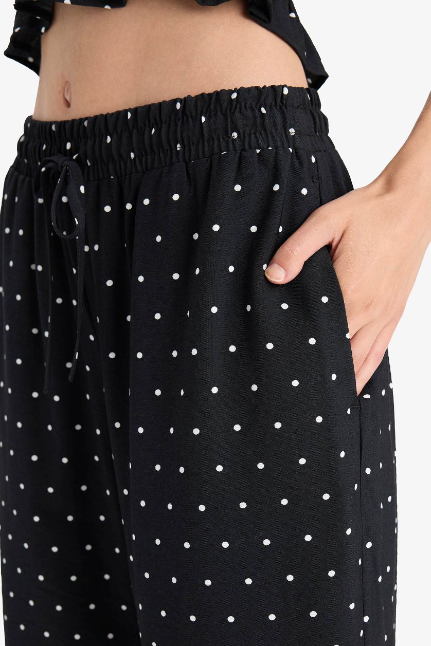 Kadın Siyah Straight Fit Çift Cepli Yüksek Bel Puantiyeli Pantolon