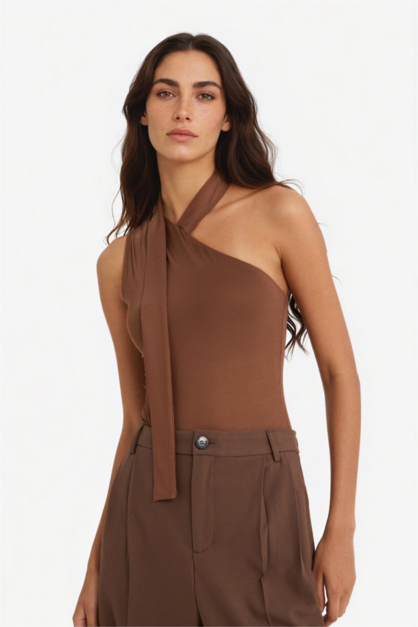 Kadın Kahve Tek Omuzlu Bağlama Detaylı Çıtçıtlı Body