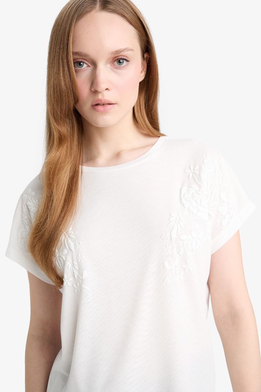 نساء بيج فاتح Crew Neck Puff Print Short Sleeve T-Shirt