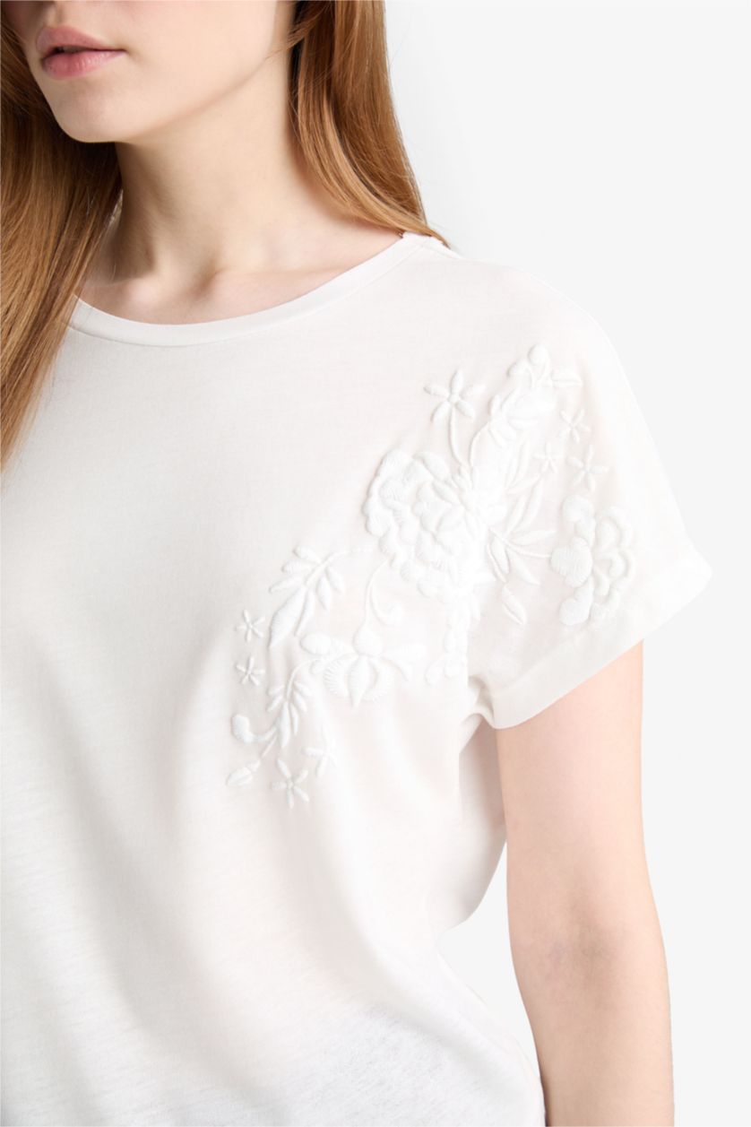 نساء بيج فاتح Crew Neck Puff Print Short Sleeve T-Shirt