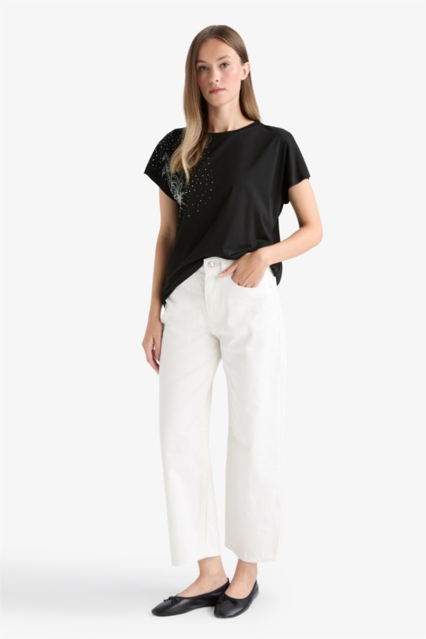 Kadın Siyah Bisiklet Yaka Taş Baskılı Kısa Kollu Tişört