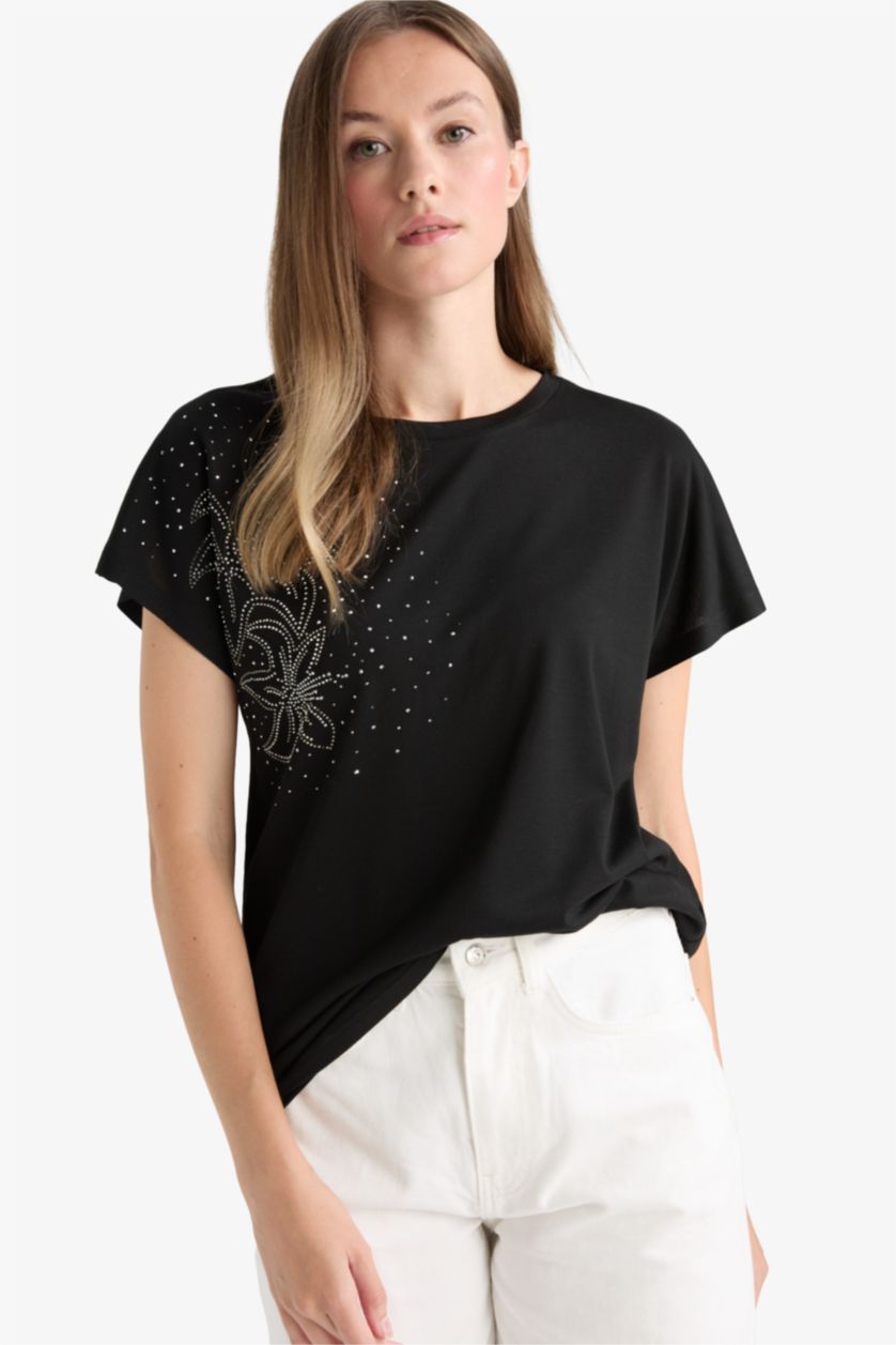 Kadın Siyah Bisiklet Yaka Taş Baskılı Kısa Kollu Tişört