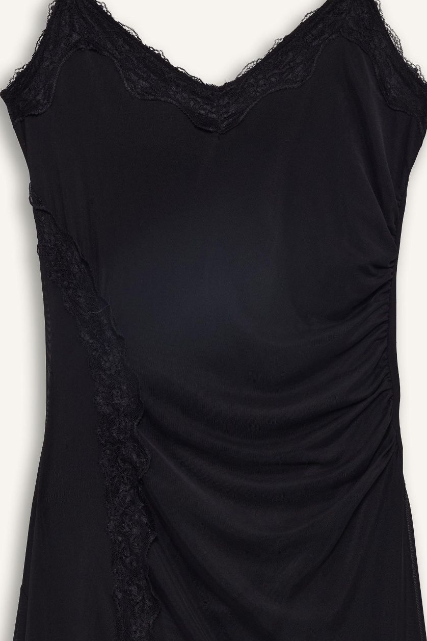 Kadın Siyah Afra x DeFacto Asimetrik V Yaka Tül Askılı Midi Elbise