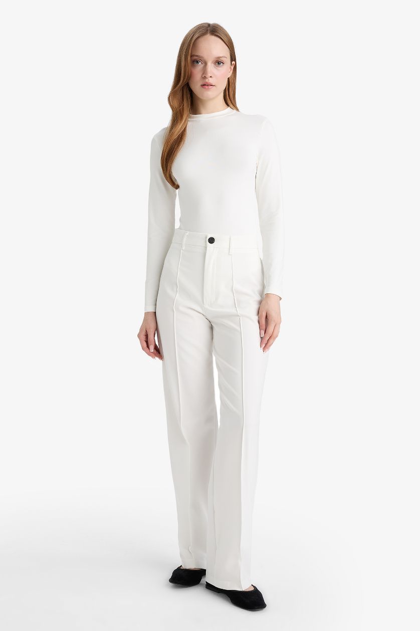 FEMME Écru T-shirt slim à manches longues et col montant