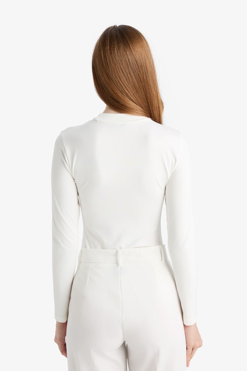 FEMME Écru T-shirt slim à manches longues et col montant