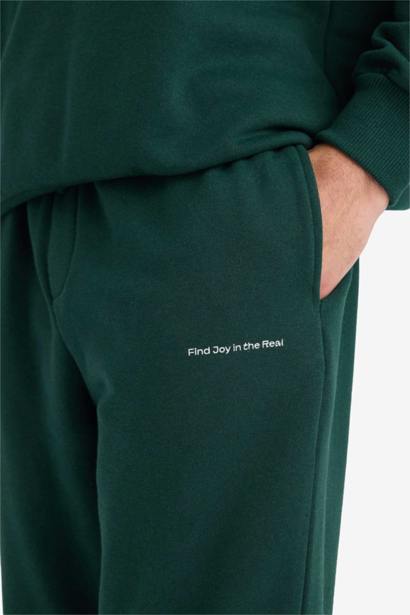 Man Green Boxy Fit Crew Neck Printed Sweatshirt Sweatpants 2 Piece Set