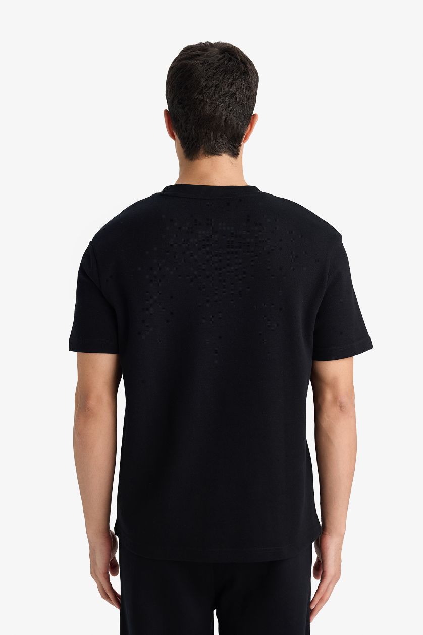 رجالي أسود تيشيرت بيزك نص كم برقبة مستديرة