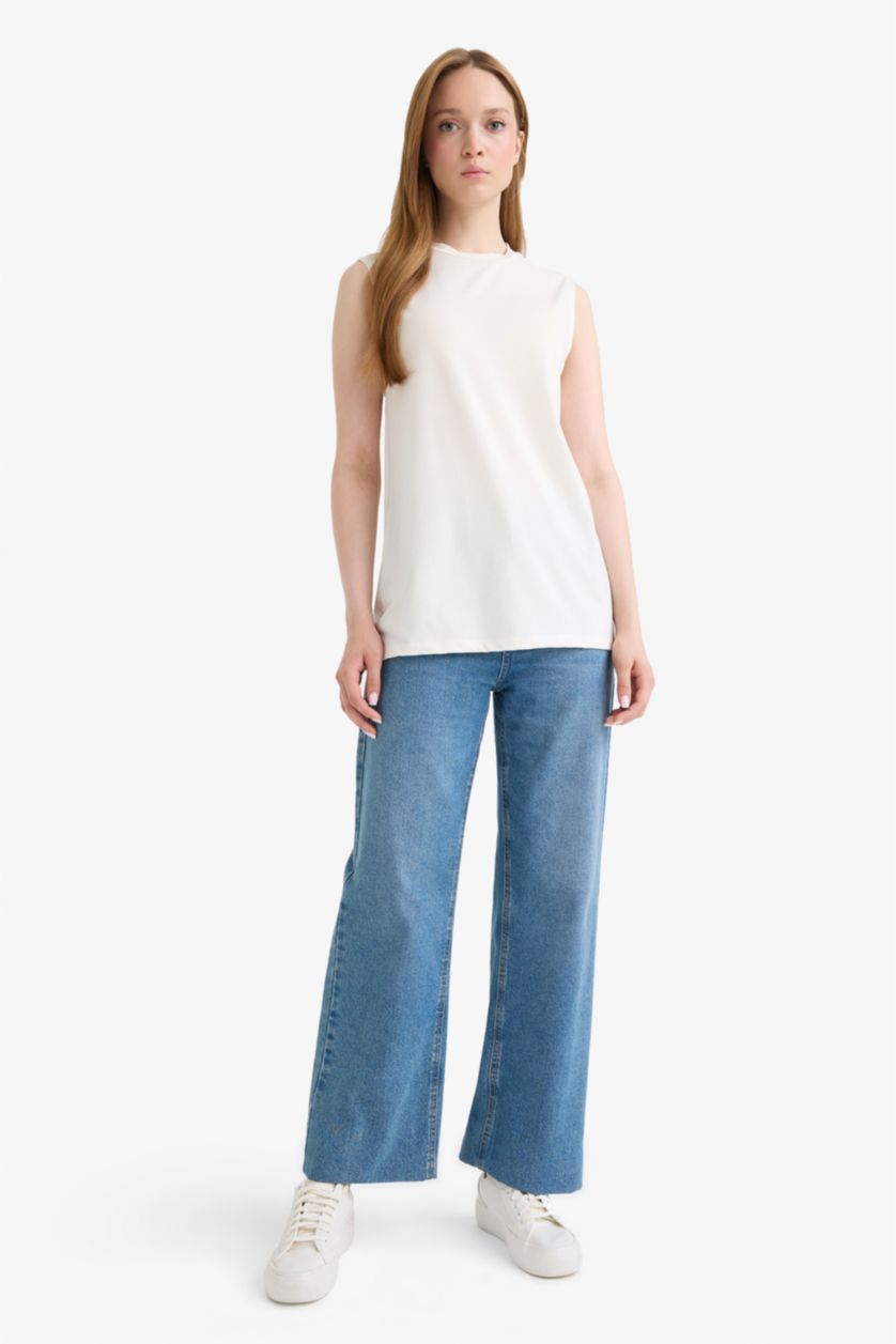 Kadın Ekru Regular Fit Bisiklet Yaka Basic Düz Kolsuz Tunik