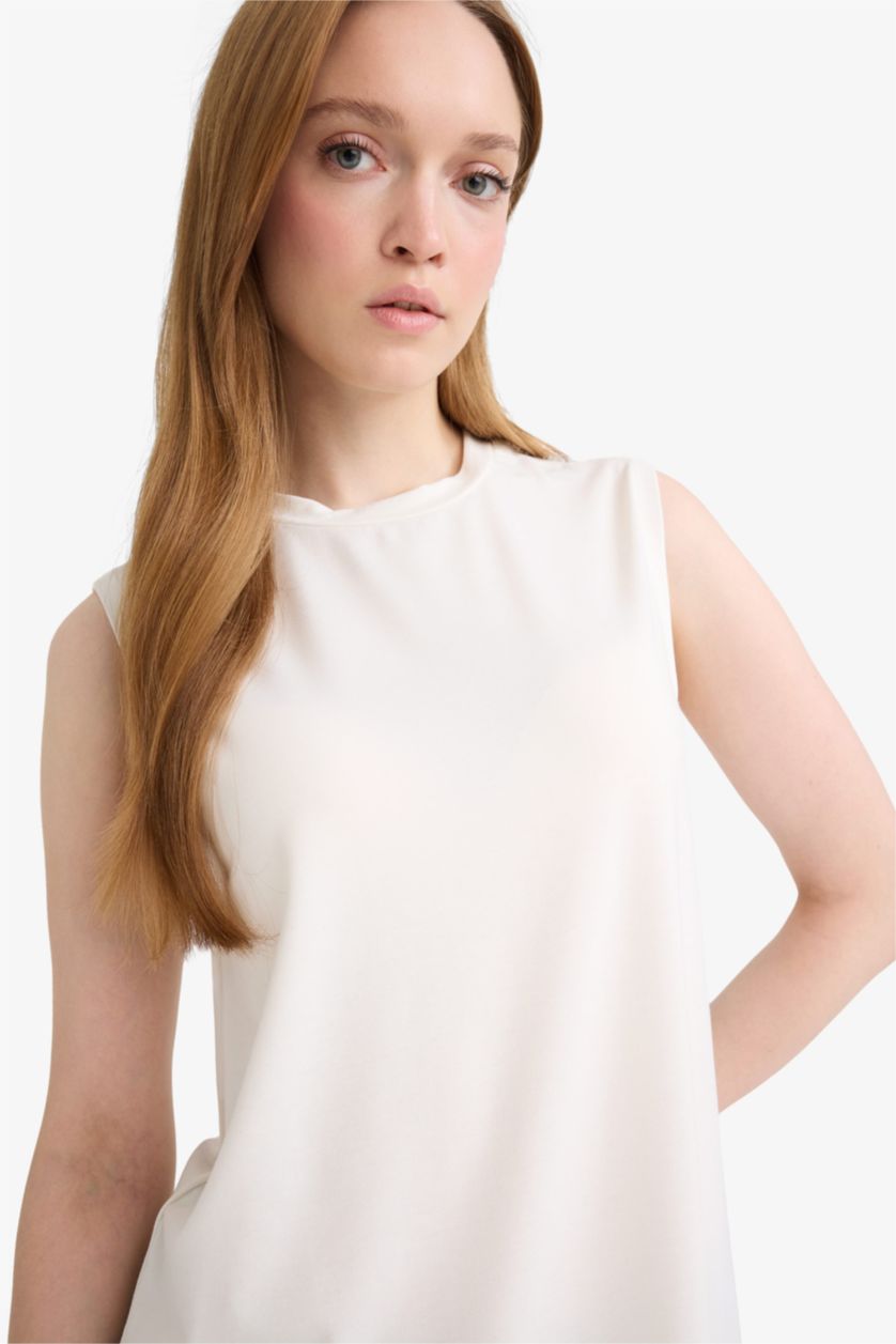 Kadın Ekru Regular Fit Bisiklet Yaka Basic Düz Kolsuz Tunik