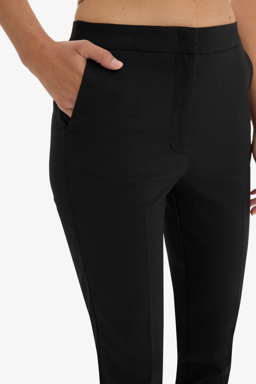 Kadın Siyah Carrot Fıt Çift Cepli Yüksek Bel Dar Paça Standart Boy Twill Pantolon