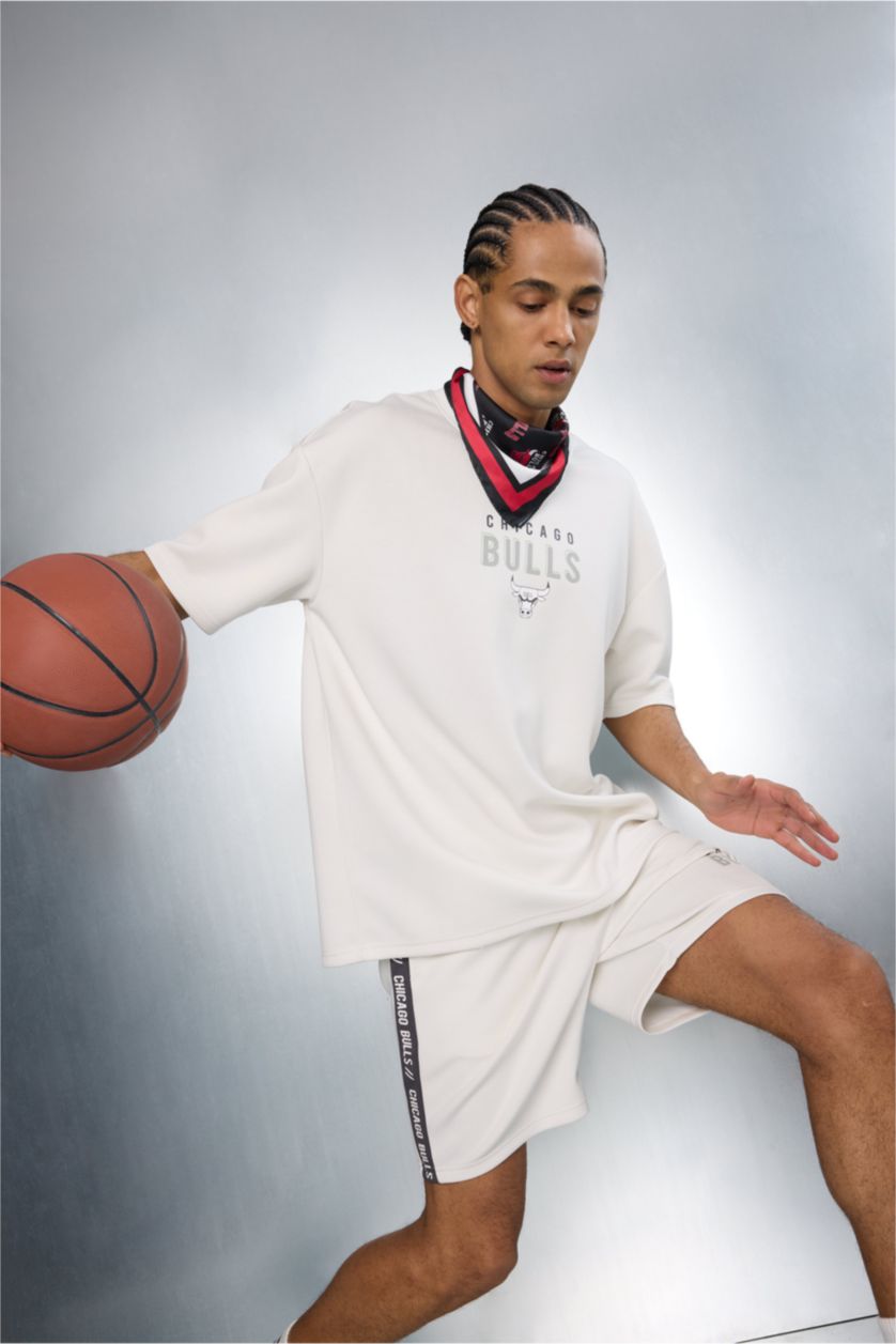 Мужчины Слоновая кость Шорты NBA Chicago Bulls Standart Fit