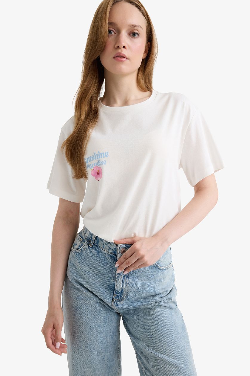 Woman Ecru Regular Fit Crew Neck Floral Short Sleeve T-Shirt