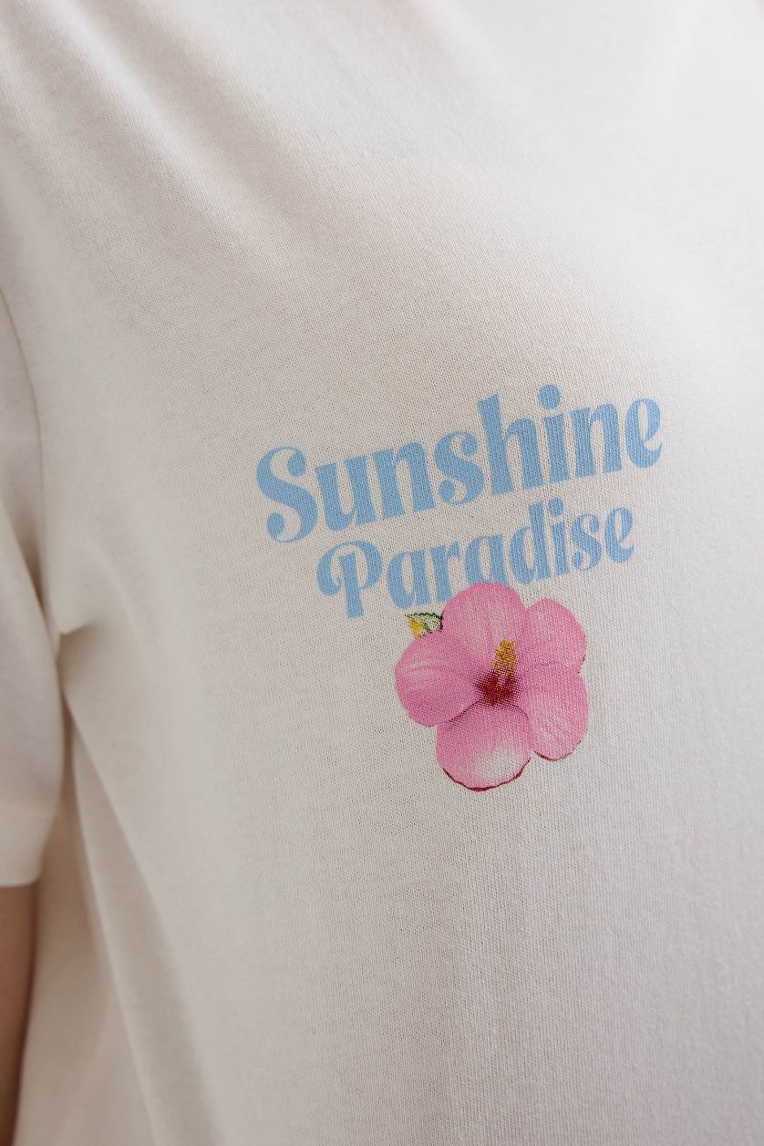 Woman Ecru Regular Fit Crew Neck Floral Short Sleeve T-Shirt