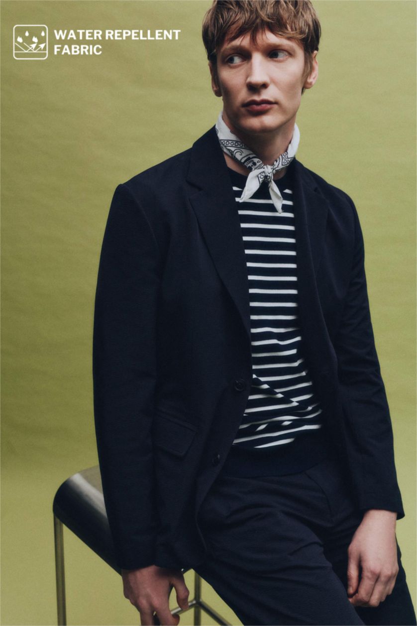 Man NAVY Modern Fit Crinkle Blazer