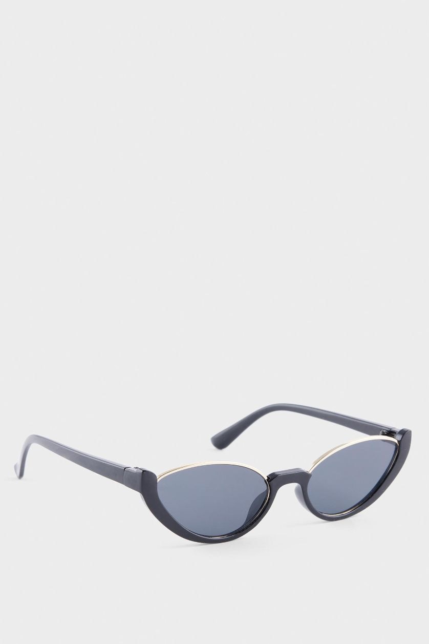Kadın Siyah DCEY x DeFacto Kadın Kedi Gözü Formunda Siyah Güneş Gözlüğü