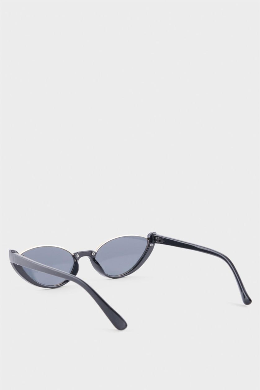 Kadın Siyah DCEY x DeFacto Kadın Kedi Gözü Formunda Siyah Güneş Gözlüğü