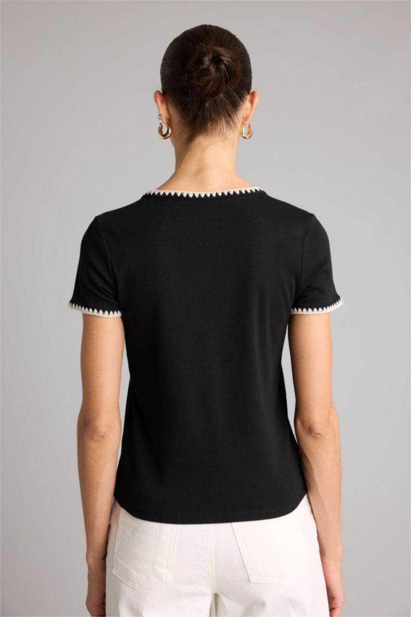 Kadın Siyah Regular Fıt Bisiklet Yaka Ribana Kısa Kollu Tişört