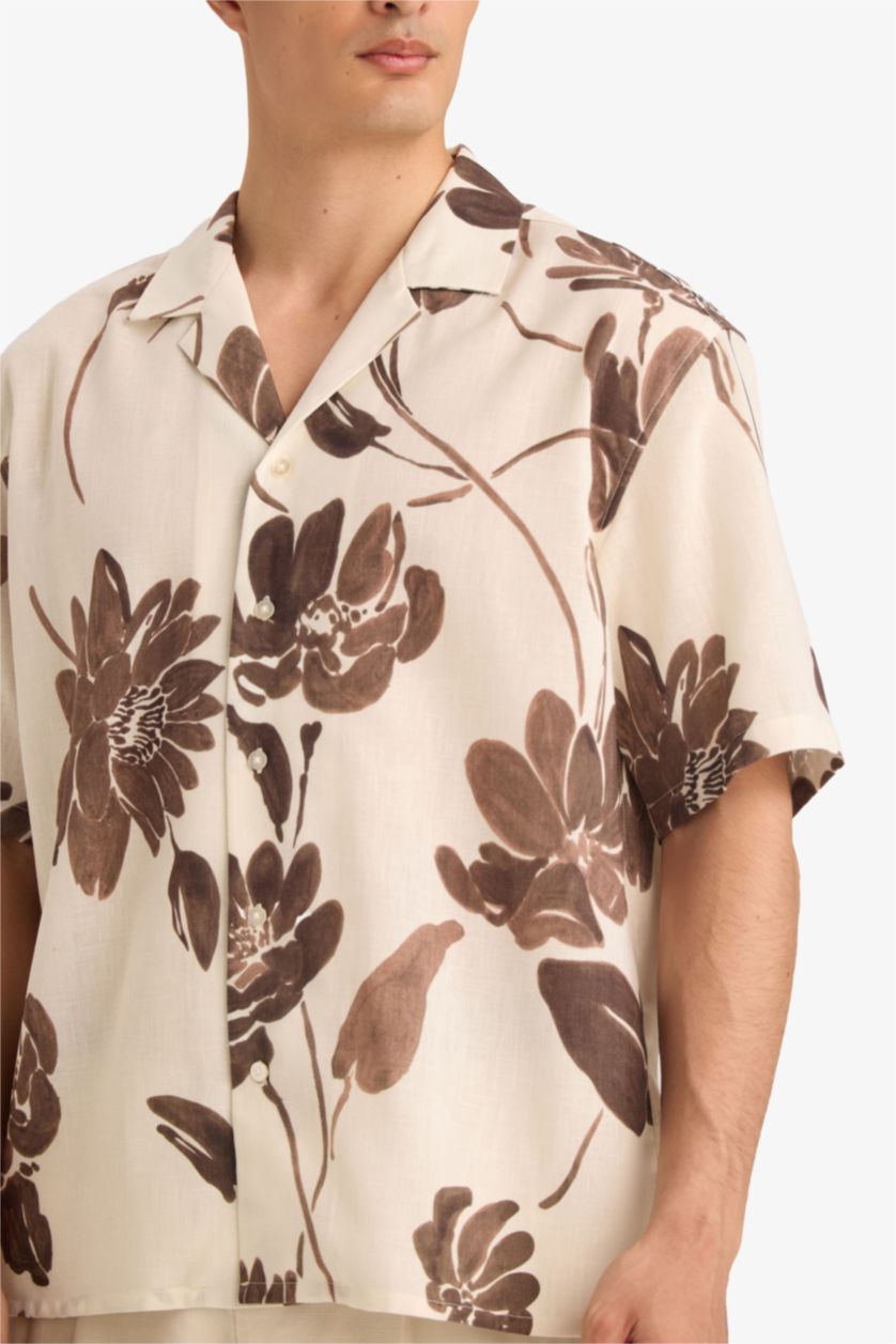 رجال بيج فاتح قميص قطن نص كم مطبوع