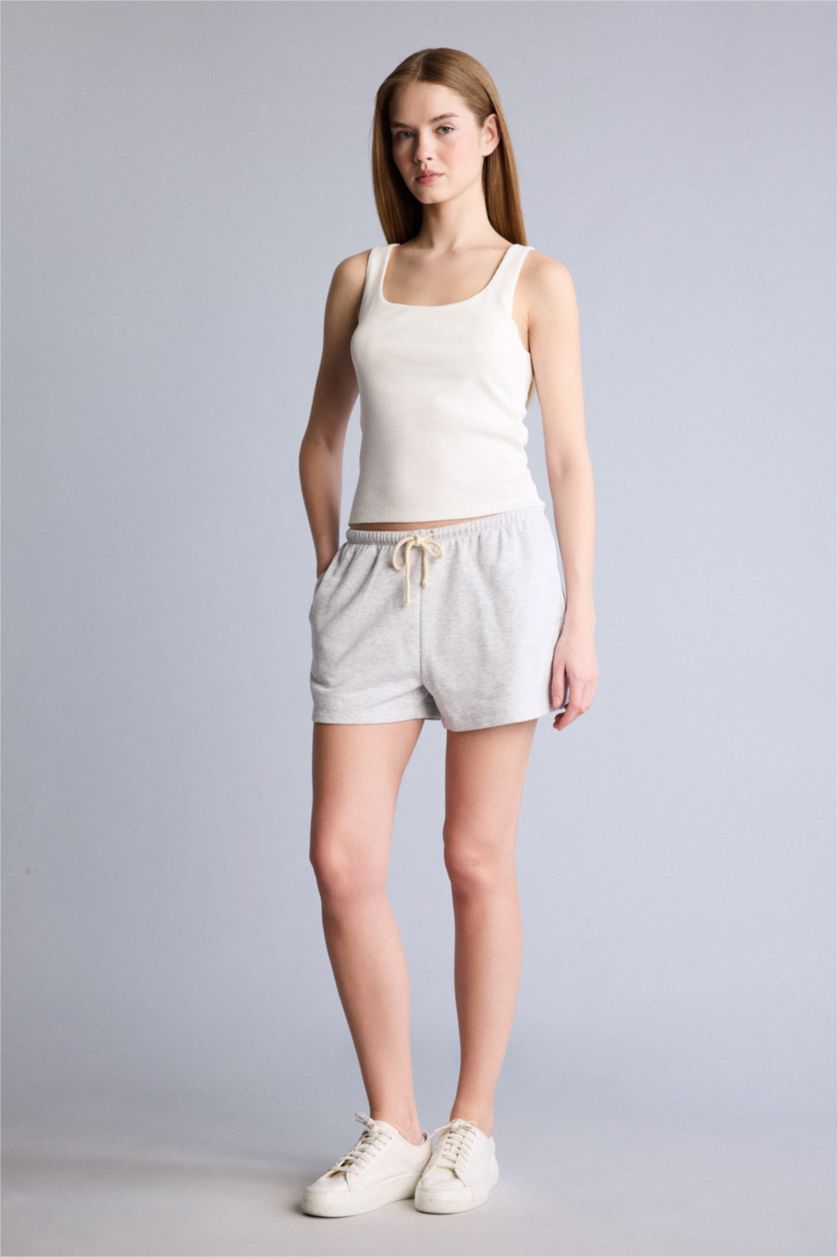 WOMAN White Fall in Love